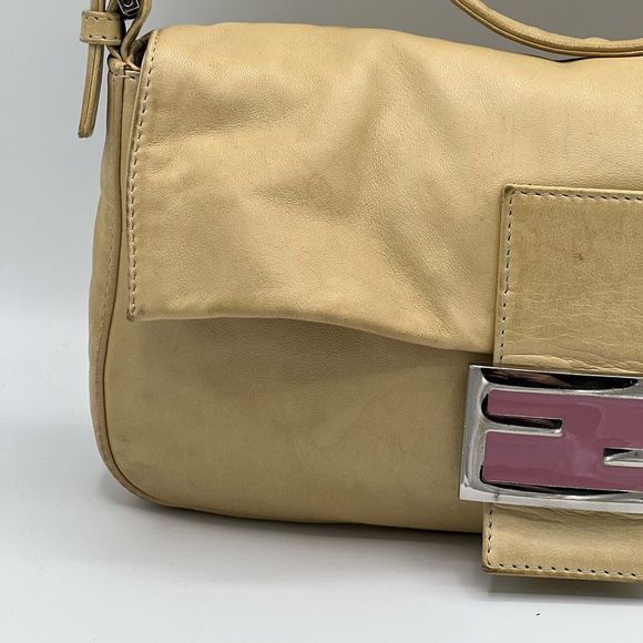 Fendi Leather Baguette - Picture 2 of 9
